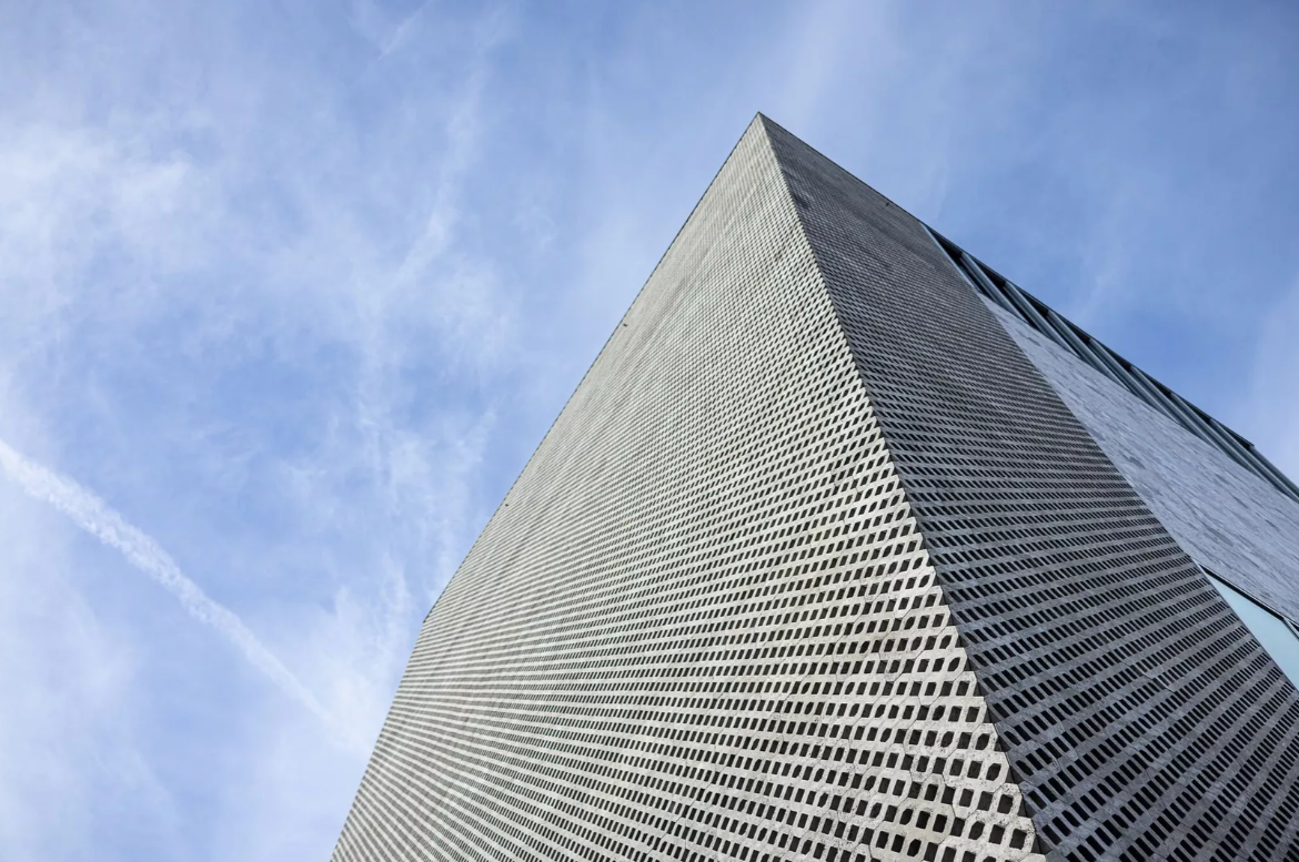 Helix tower Borgerhout with grass concrete facade tiles