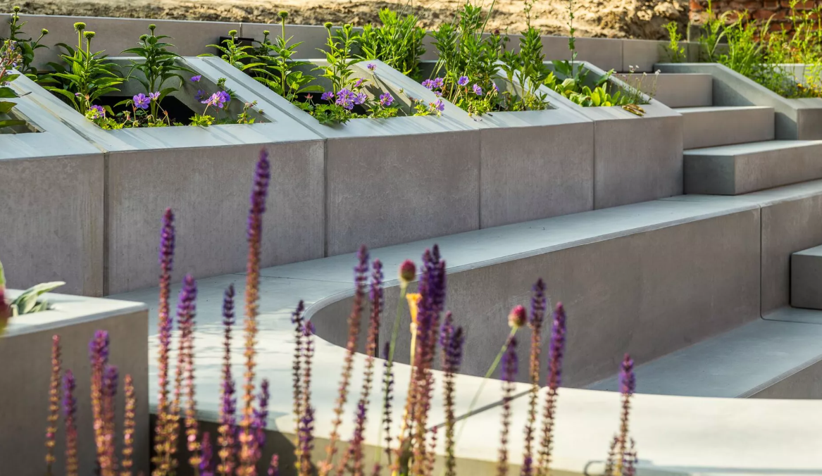 Cour anglaise concrete cascade by IO-architecten